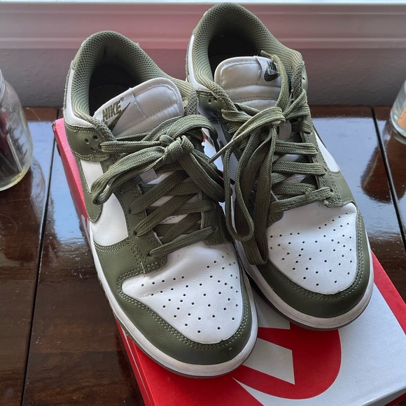 Women’s Nike Dunk Low - white/olive - Picture 3 of 5
